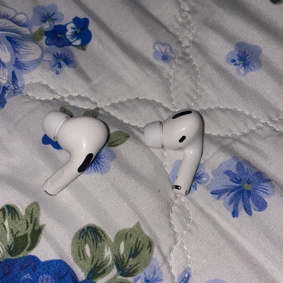 Apple AirPods Pro - Picture 9 of 10